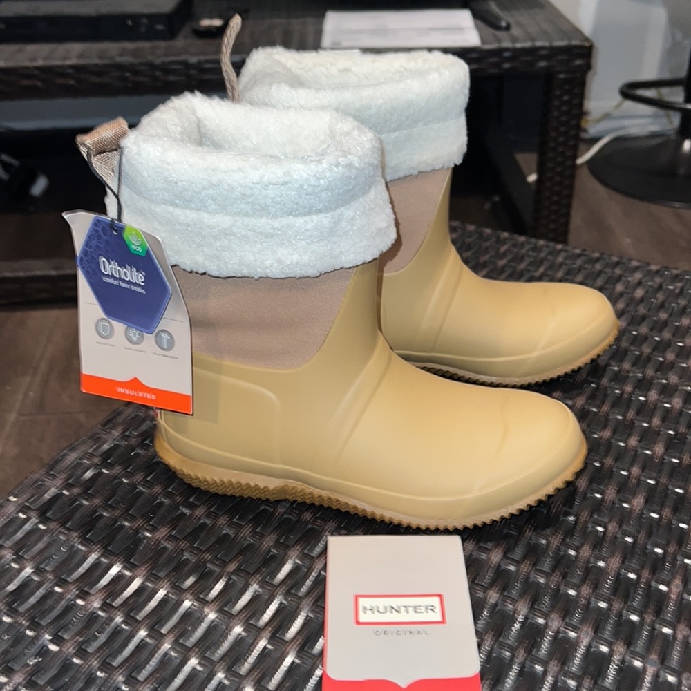 Hunter original insulated slipper boot NWT size 5💛
